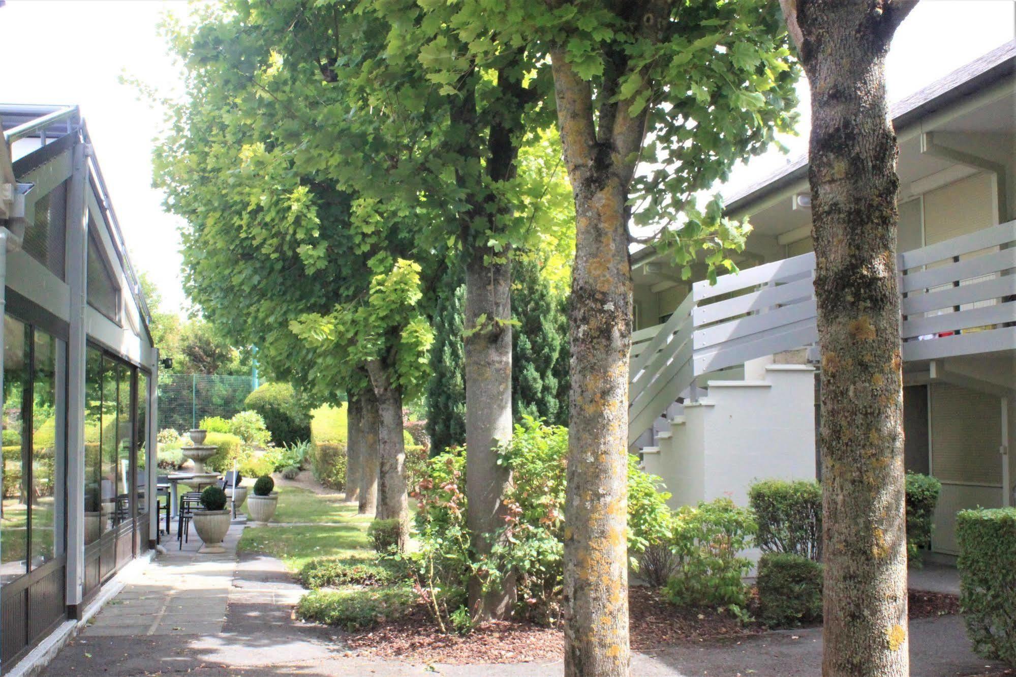 Campanile Reims Sud - Bezannes Hotel Exterior foto